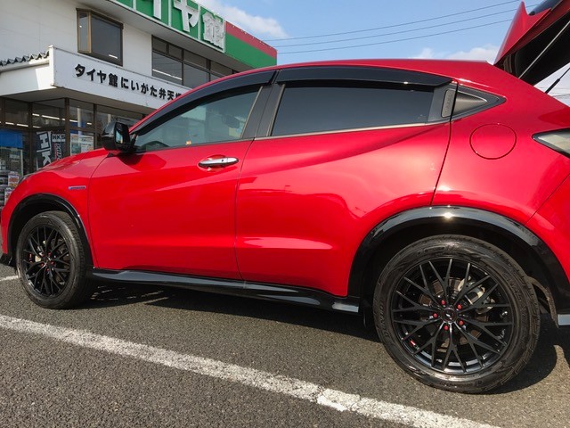 ホンダ ヴェゼルｒｓ ホイール交換 ホンダ ヴェゼルハイブリッド サービス事例 タイヤ館 にいがた弁天橋通り 新潟県のタイヤ カー用品ショップ タイヤからはじまる トータルカーメンテナンス タイヤ館グループ