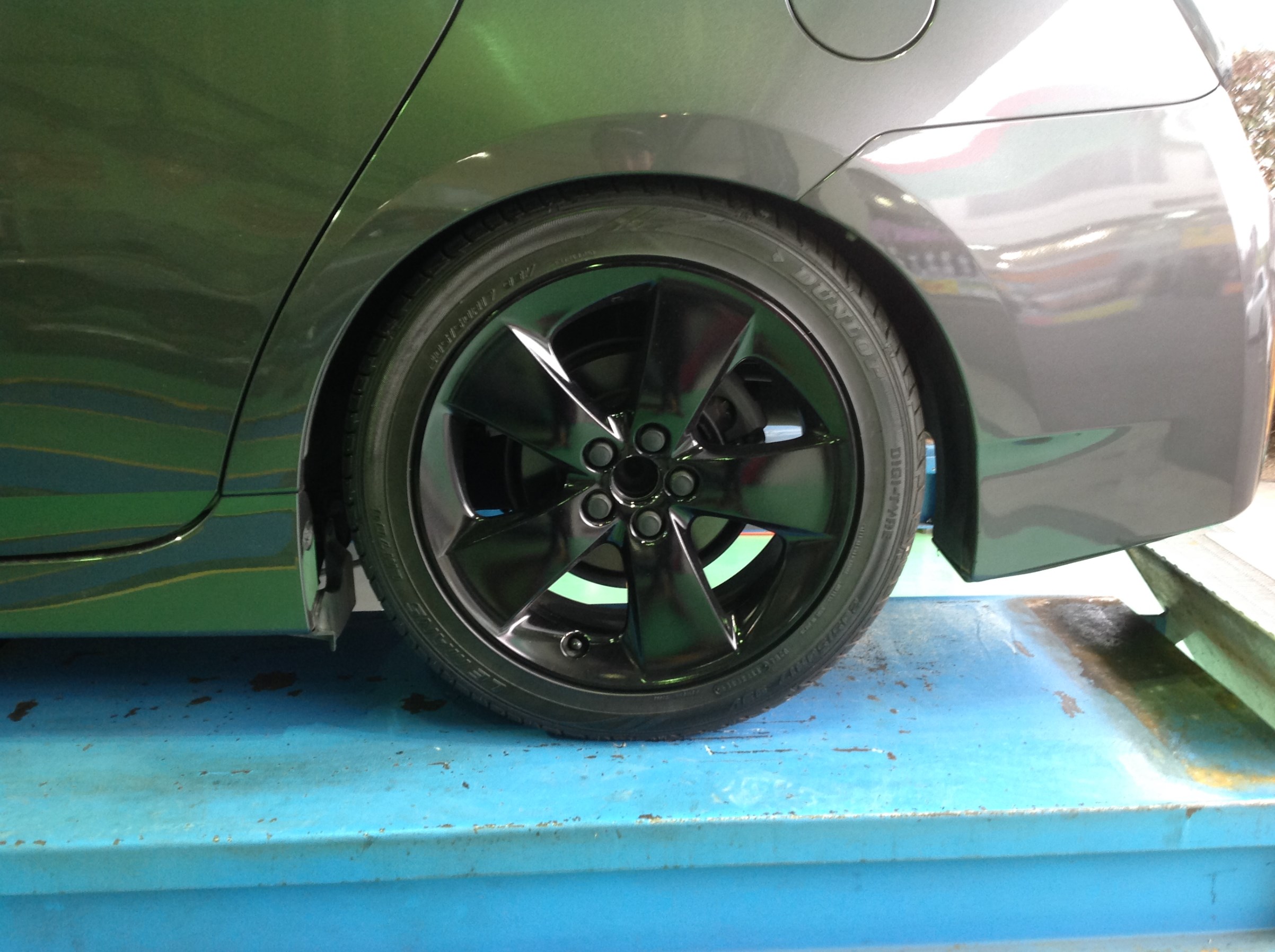 30プリウス 車高調整＆4輪ホイールアライメント作業 | 店舗お