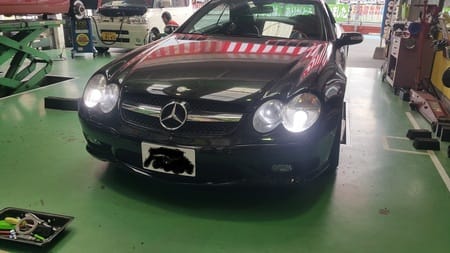M ベンツ Sl R230 ライトhid交換 取り付け 施工事例集 タイヤ館 福岡西 タイヤからはじまる トータルカーメンテナンス タイヤ館グループ