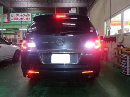 MPV LY3P テール ４灯 テールゲートガーニッシュ バックランプLED MPVのテールランプ交換・LED・4灯化に関するカスタム事例｜車の