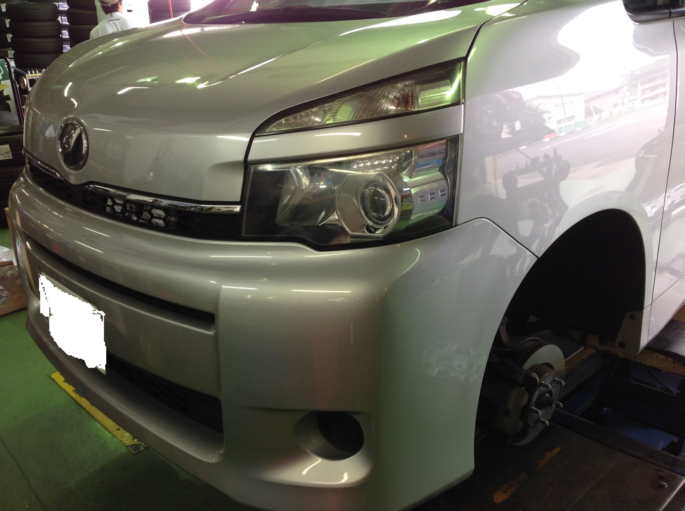 TOYOTA VOXY ホイールセット♪ | 店舗おススメ情報 | タイヤ館