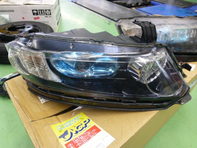 ホンダ ｒｂ１ オデッセイ ヘッドライト交換を行いました サービス事例 タイヤ館 阿見 茨城県のタイヤ カー用品ショップ タイヤからはじまる トータルカーメンテナンス タイヤ館グループ