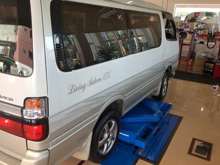 可愛すぎるフェミニンデザイン♪ 100系 ハイエース用 16インチ