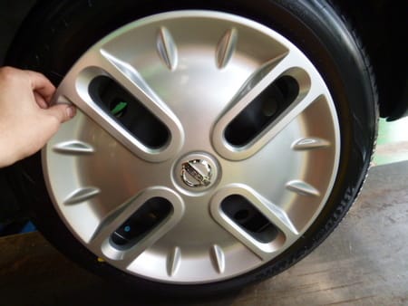ホイールキャップ交換 技術サービスブログ タイヤ館 鎌ヶ谷 千葉県のタイヤ カー用品ショップ タイヤからはじまる トータルカーメンテナンス タイヤ館グループ