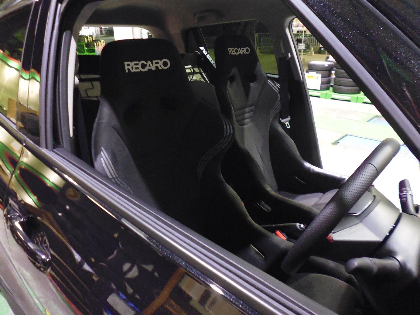 ZC33型新型スイフトスポーツにレカロシート装着 | 店舗おススメ