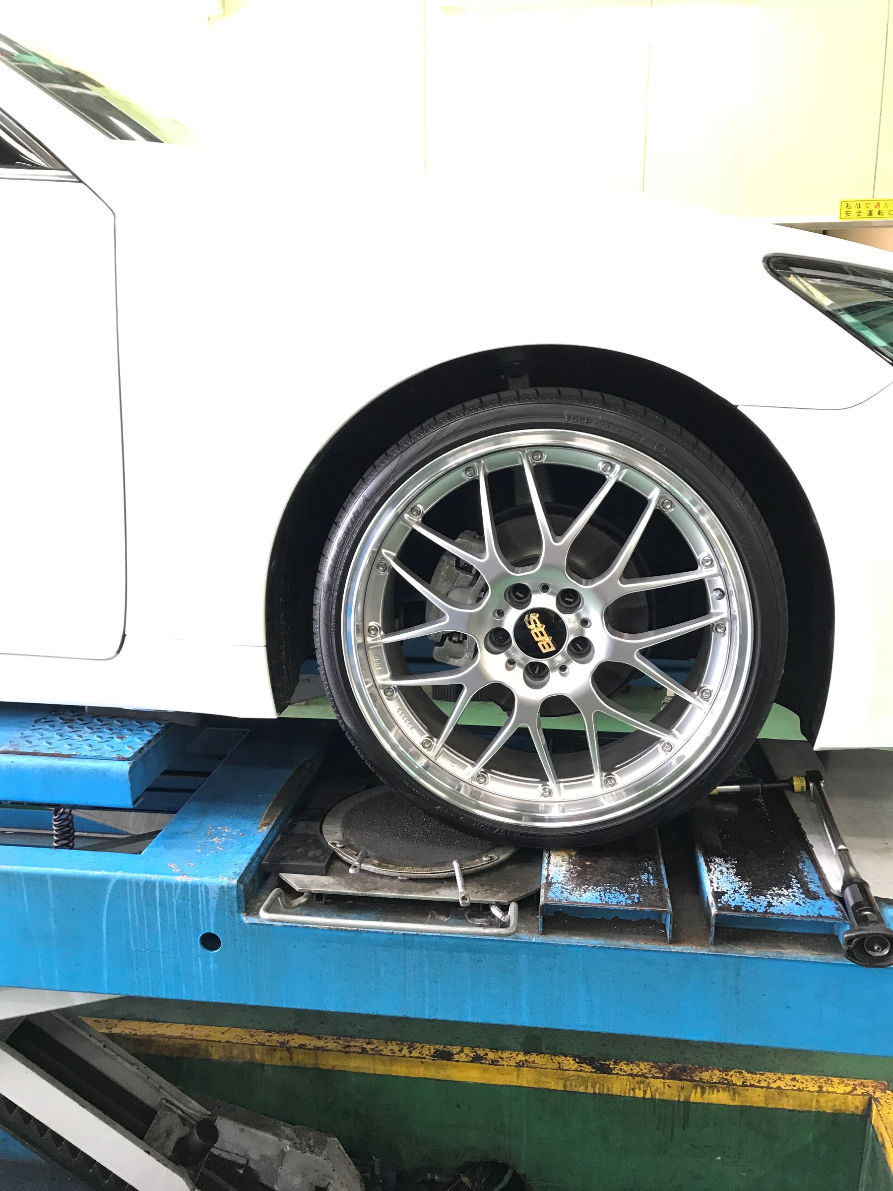 210クラウンにブレーキキャリパーカバー装着！！ | トヨタ クラウン