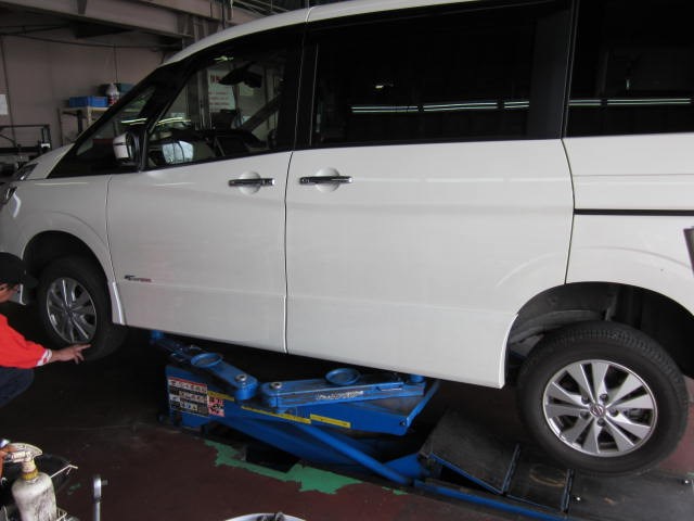 ｃ２７セレナ インチアップ等々 日産 セレナ サービス事例 タイヤ館 こせ タイヤからはじまる トータルカーメンテナンス タイヤ館グループ