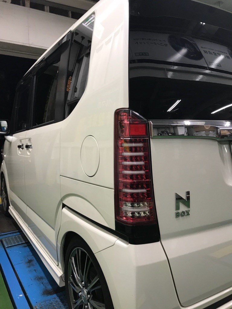 N-BOX リアテールランプ交換 | サービス事例 | タイヤ館 瀬谷 | 神奈川
