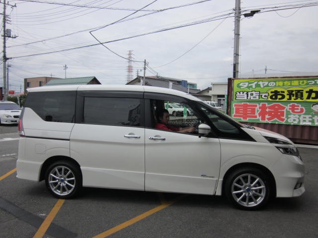 ｃ２７セレナ インチアップ等々 日産 セレナ サービス事例 タイヤ館 こせ タイヤからはじまる トータルカーメンテナンス タイヤ館グループ