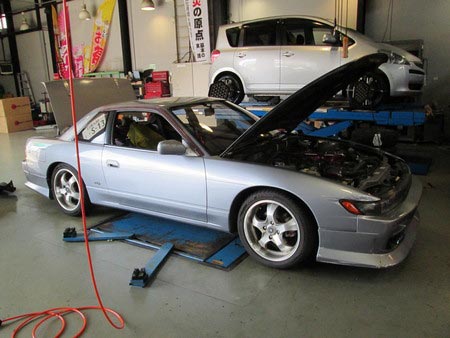 S13 シルビア 車高調取付け サービス事例 タイヤ館 玉川上水 東京都のタイヤ カー用品ショップ タイヤからはじまる トータルカーメンテナンス タイヤ館グループ