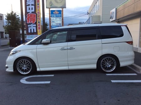 エリシオン 車高調取り付け サービス事例 タイヤ館 静岡中原 タイヤからはじまる トータルカーメンテナンス タイヤ館グループ
