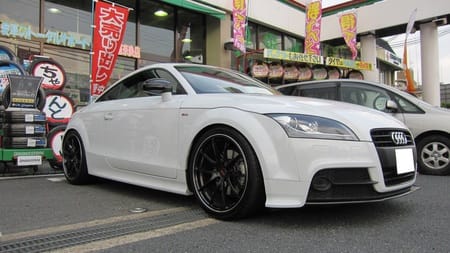 アウディｔｔに車高調取付です アウディ Tt その他 パーツ取付 サスペンション取付 サービス事例 タイヤ館 奈良 奈良県のタイヤ カー用品ショップ タイヤからはじまる トータルカーメンテナンス タイヤ館グループ