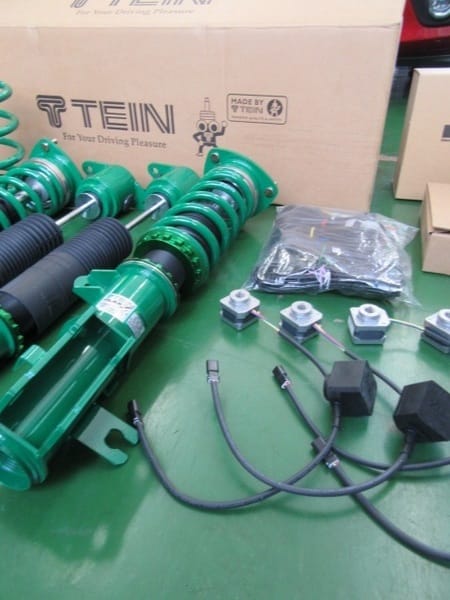 マツダ アクセラスポーツ（BM2FS） TEIN フレックスZ車高調