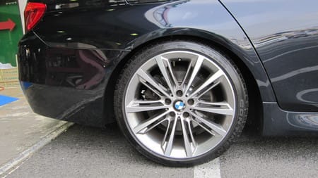 ｂｍｗ ｆ10の車高調取付 Bmw 5シリーズ その他 パーツ取付 サスペンション取付 サービス事例 タイヤ館 奈良 奈良県のタイヤ カー用品ショップ タイヤからはじまる トータルカーメンテナンス タイヤ館グループ