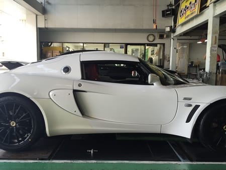 ライトウェイトスポーツカー ロータス エキシージ タイヤ タイヤ ホイール関連 センターフィット サービス事例 タイヤ館 長尾 タイヤからはじまる トータルカーメンテナンス タイヤ館グループ