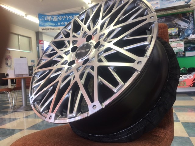 レグザス　シュティッヒ　フォーブズ