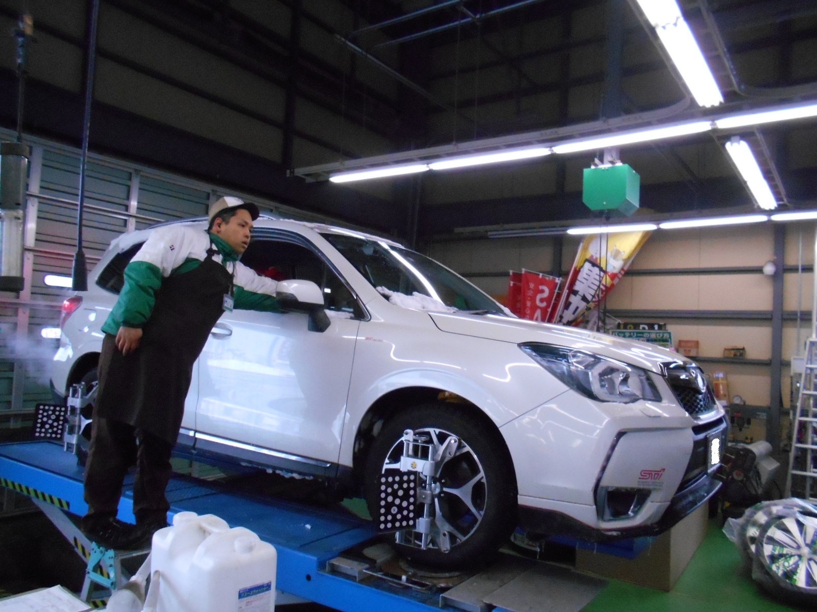 フォレスター サス ショック交換 スバル フォレスター その他 パーツ取付 足回り関係取付 サービス事例 タイヤ館 ビィ ワークス登別 タイヤからはじまる トータルカーメンテナンス タイヤ館グループ