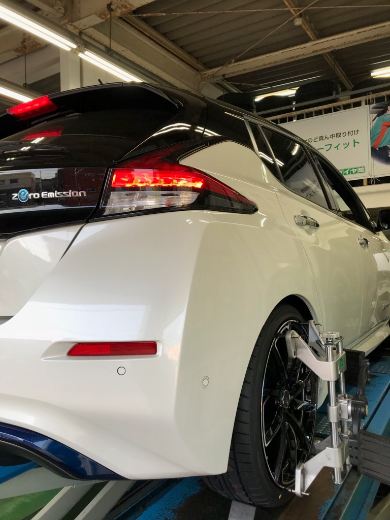 新型リーフ（ZE1） レオニス グレイラアルファ 19インチ 取付 | 店舗お