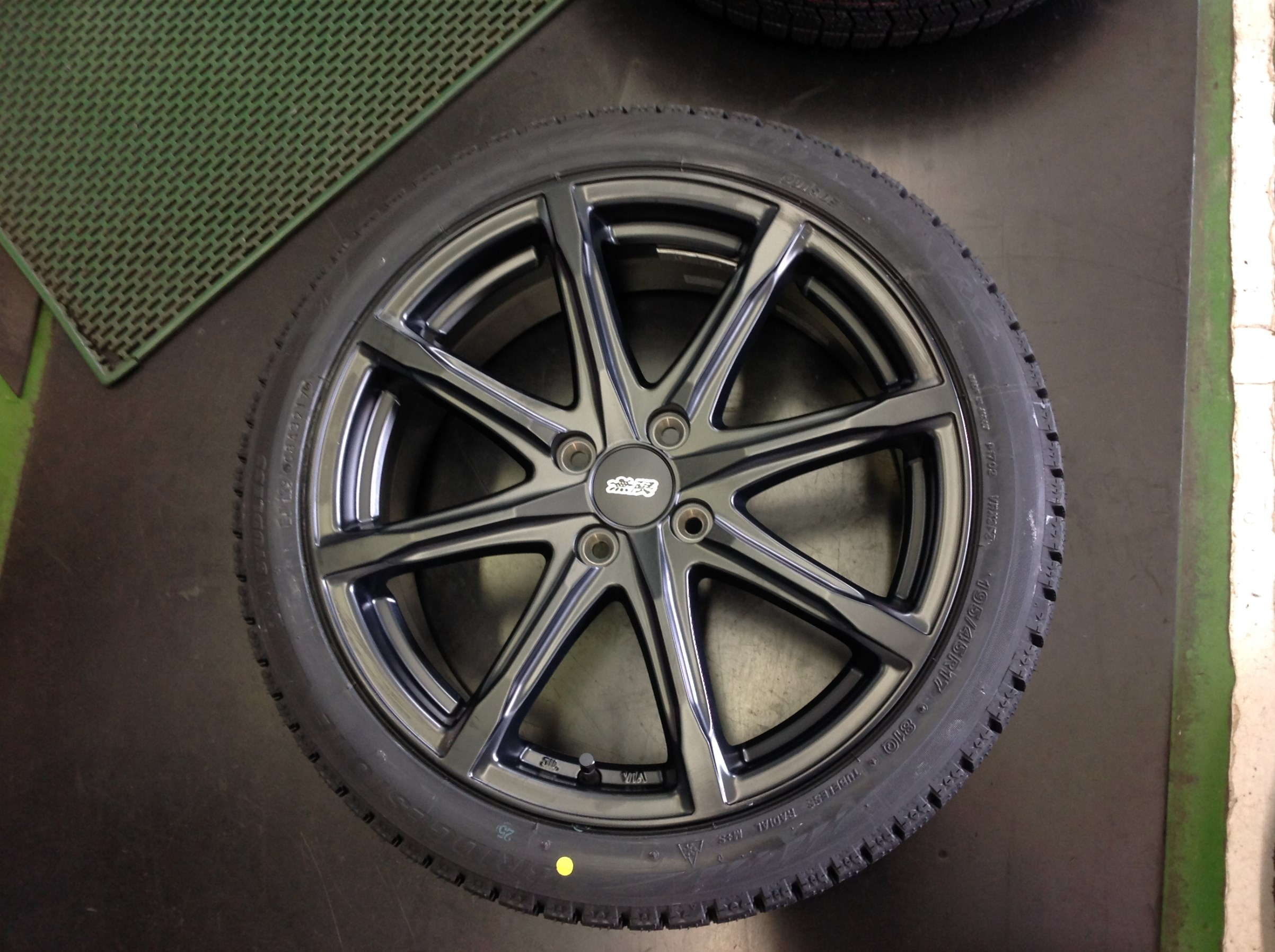 FITに VRX2＆ホイールセット取付☆ | ホンダ フィットハイブリッド