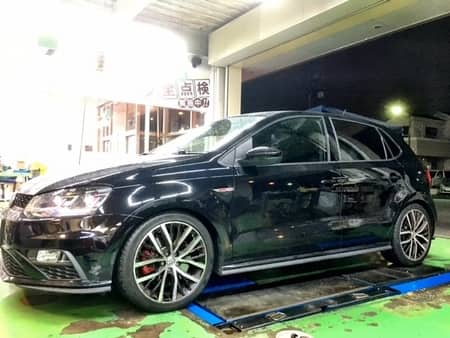 フォルクスワーゲン ポロ Gti 6r Kw車高調取付 サービス事例 タイヤ館 西荻窪 東京都のタイヤ カー用品ショップ タイヤからはじまる トータルカーメンテナンス タイヤ館グループ