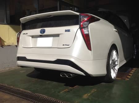 50系プリウスのマフラー交換と車高調取付け☆ | サービス事例 | タイヤ