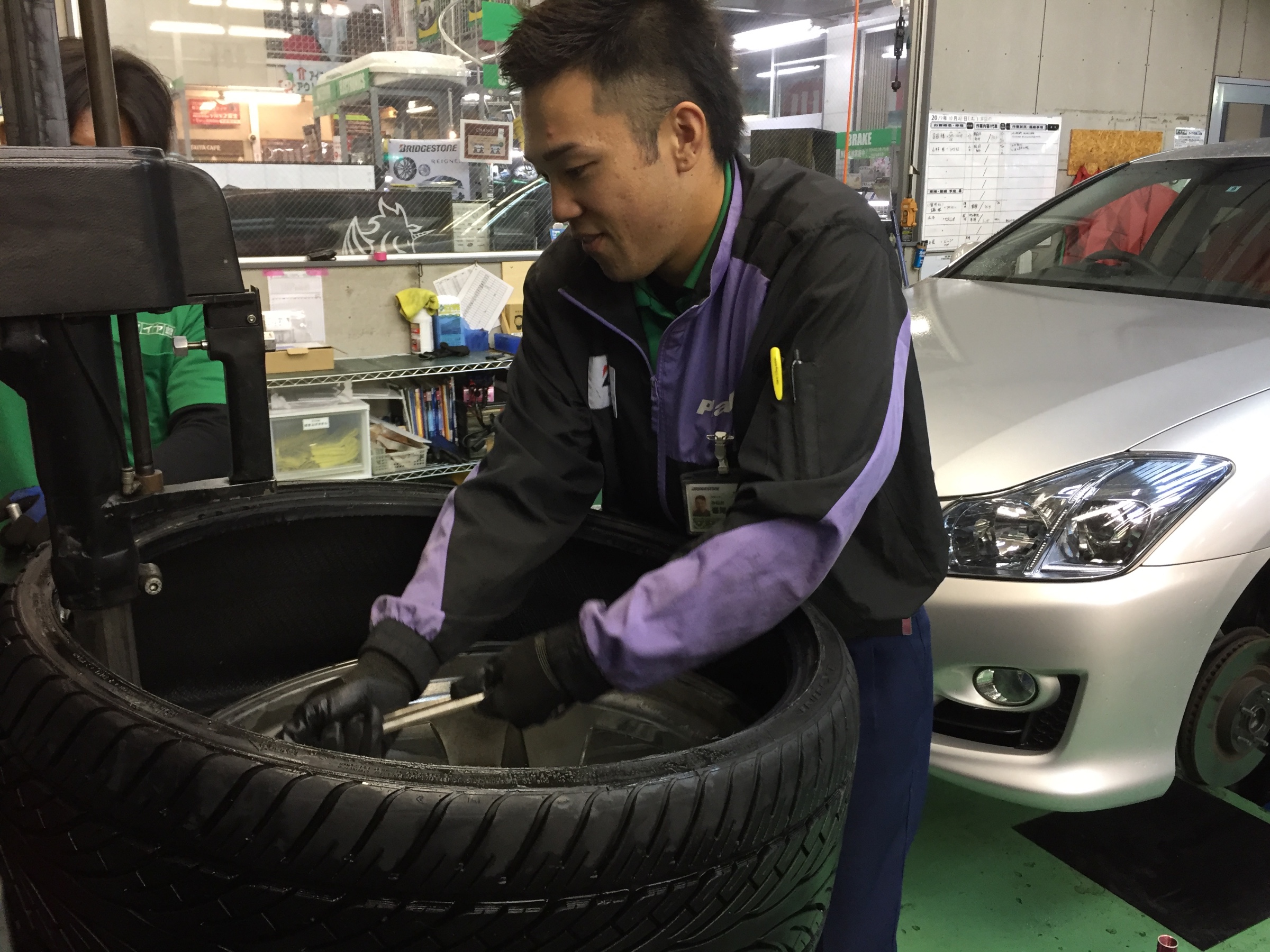 24インチ タイヤ交換 タイヤ タイヤ ホイール関連 タイヤ ホイール交換 谷田部店の作業記録 タイヤ館 つくば谷田部 茨城県の タイヤ カー用品ショップ タイヤからはじまる トータルカーメンテナンス タイヤ館グループ