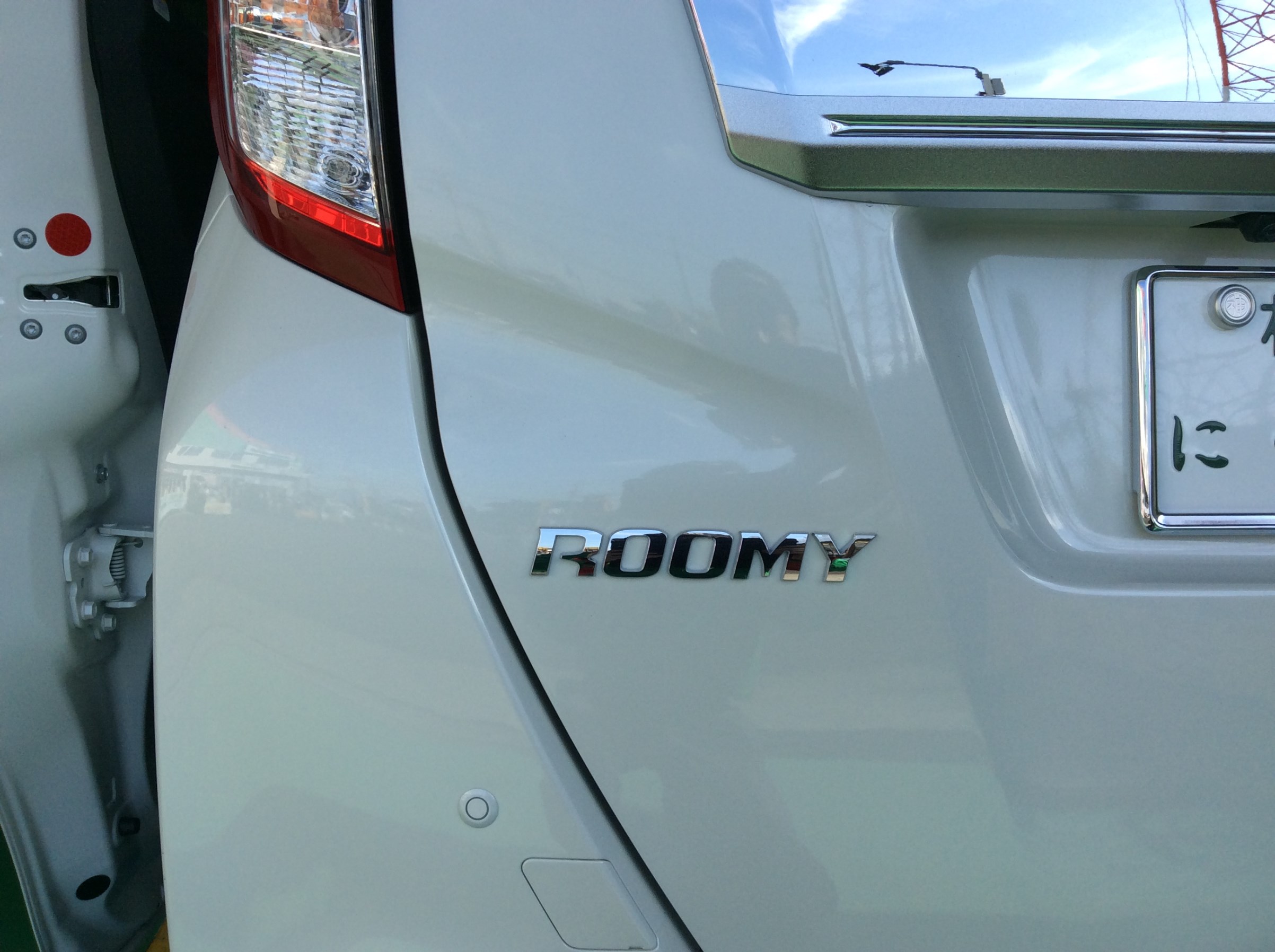 トヨタ ROOMY(ルーミー) ドライブレコーダー取り付け | 店舗お