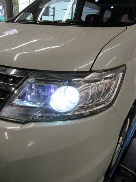 C25セレナ HIDヘッドライトバルブ交換 | 店舗おススメ情報 C25セレナ HIDヘッドライトバルブ交換 | 店舗おススメ情報