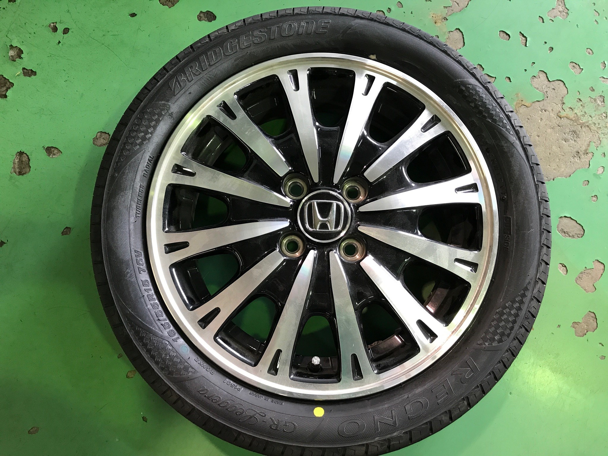N-BOX タイヤ交換 165/55R15 | 店舗おススメ情報 | タイヤ館 新座 