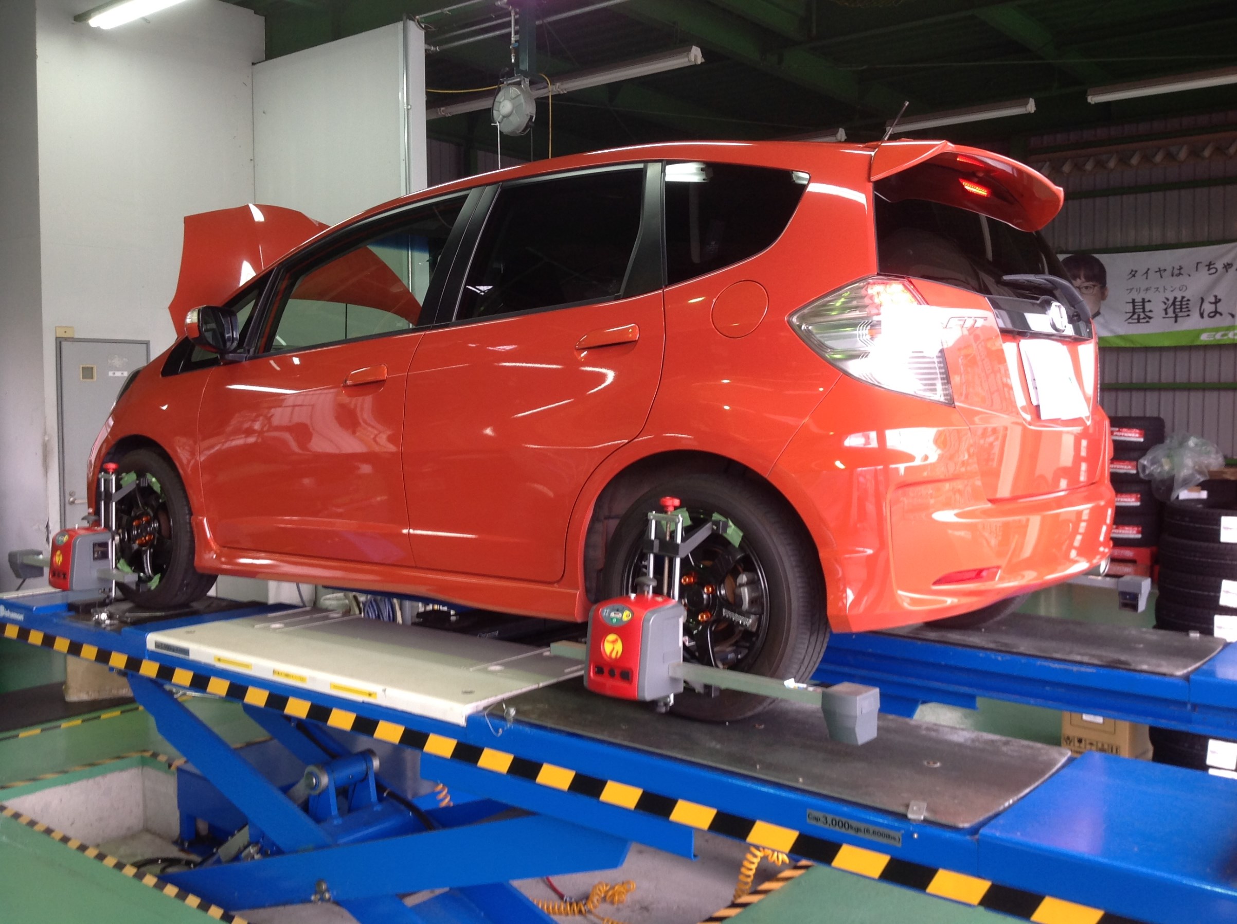 フィットｒｓ Ge8 に 超軽量 ｔｅ３７ ｓｏｎｉｃ をお取り付けしました ホンダ フィット ホイール タイヤ ホイール関連 タイヤ ホイール交換 スタッフ日記 タイヤ館 和田山 兵庫県のタイヤ カー用品ショップ タイヤからはじまる トータルカー