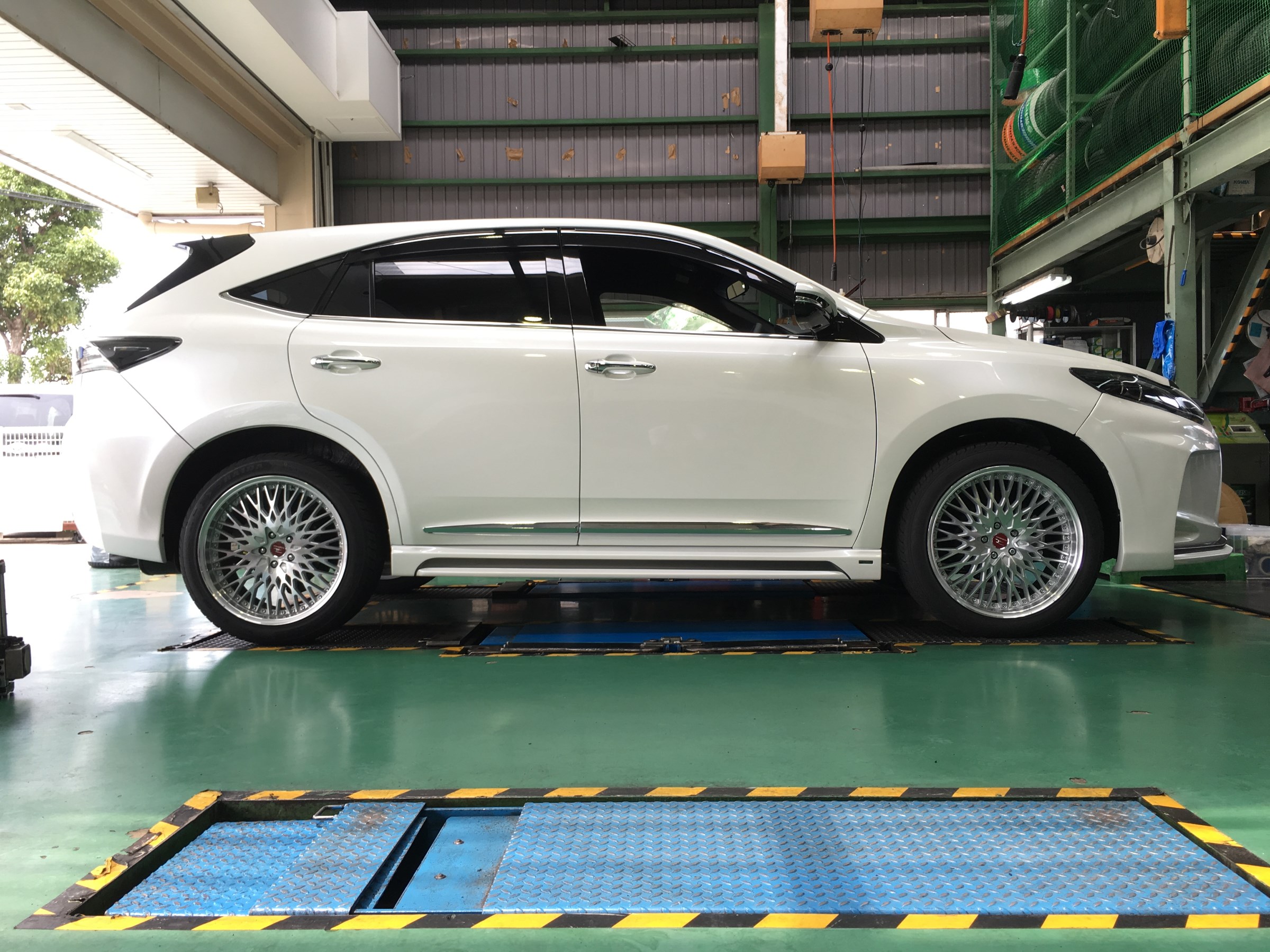 車 ハリアー Kuruma