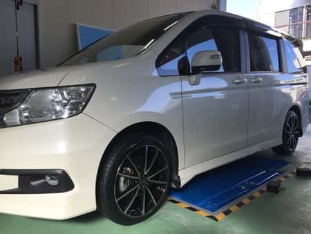 ステップワゴンに18インチホイールを装着しました スタッフ日記 タイヤ館 鳴海 タイヤからはじまる トータルカーメンテナンス タイヤ館グループ