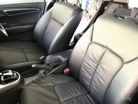 新型フィットにシートカバー取り付け サービス事例 タイヤ館 鹿屋 タイヤからはじまる トータルカーメンテナンス タイヤ館グループ