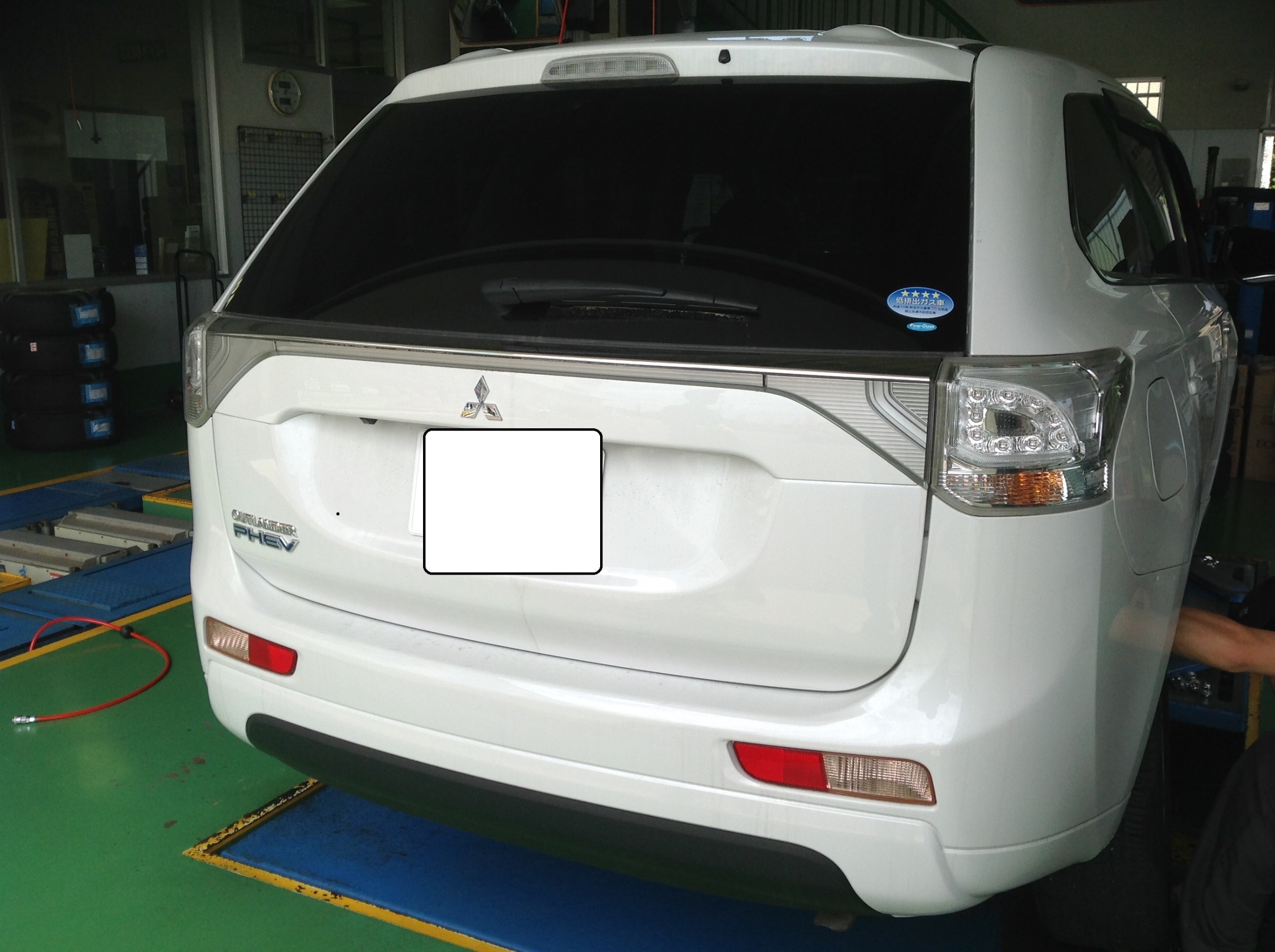 エアコンメンテナンス 三菱 アウトランダーphev メンテナンス商品 サービス事例 タイヤ館 綾瀬 神奈川県のタイヤ カー用品ショップ タイヤからはじまる トータルカーメンテナンス タイヤ館グループ