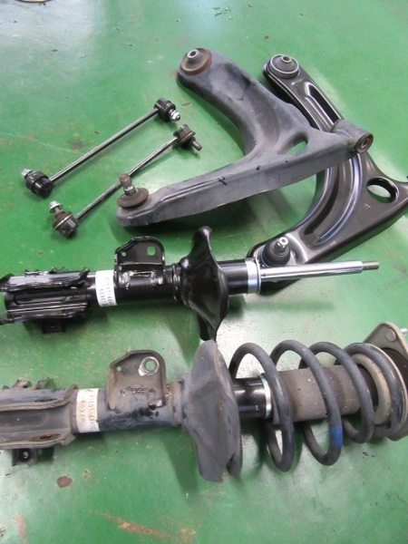 エブリイワゴン 足回り修理 | 店舗おススメ情報 | タイヤ館 瀬谷