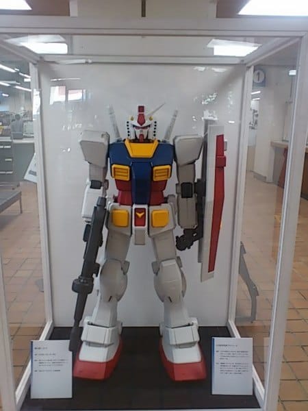 稲城市役所ガンダム スタッフ日記 タイヤ館 稲城 東京都のタイヤ カー用品ショップ タイヤからはじまる トータルカーメンテナンス タイヤ館グループ