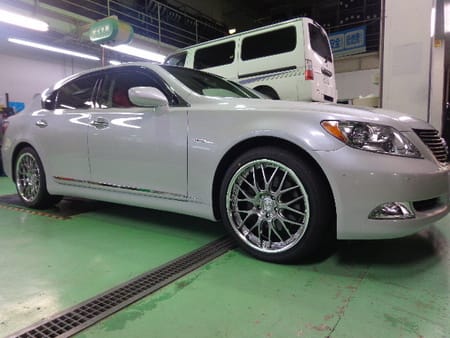 LS20インチ （レクサスLS460に20インチ装着しました。 | 店舗