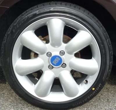 Rh Naq マキシライト ｘ キューブｚ12 日産 キューブ ホイール タイヤ ホイール関連 タイヤ ホイール交換 スタッフ日記 タイヤ館 徳島 徳島県のタイヤ カー用品ショップ タイヤからはじまる トータルカーメンテナンス タイヤ館グループ