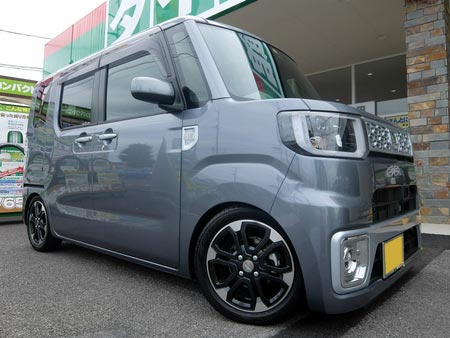 ダイハツ ウェイク 車高調取付けでご来店です サービス事例 タイヤ館 うしく上柏田 茨城県のタイヤ カー用品ショップ タイヤからはじまる トータルカーメンテナンス タイヤ館グループ