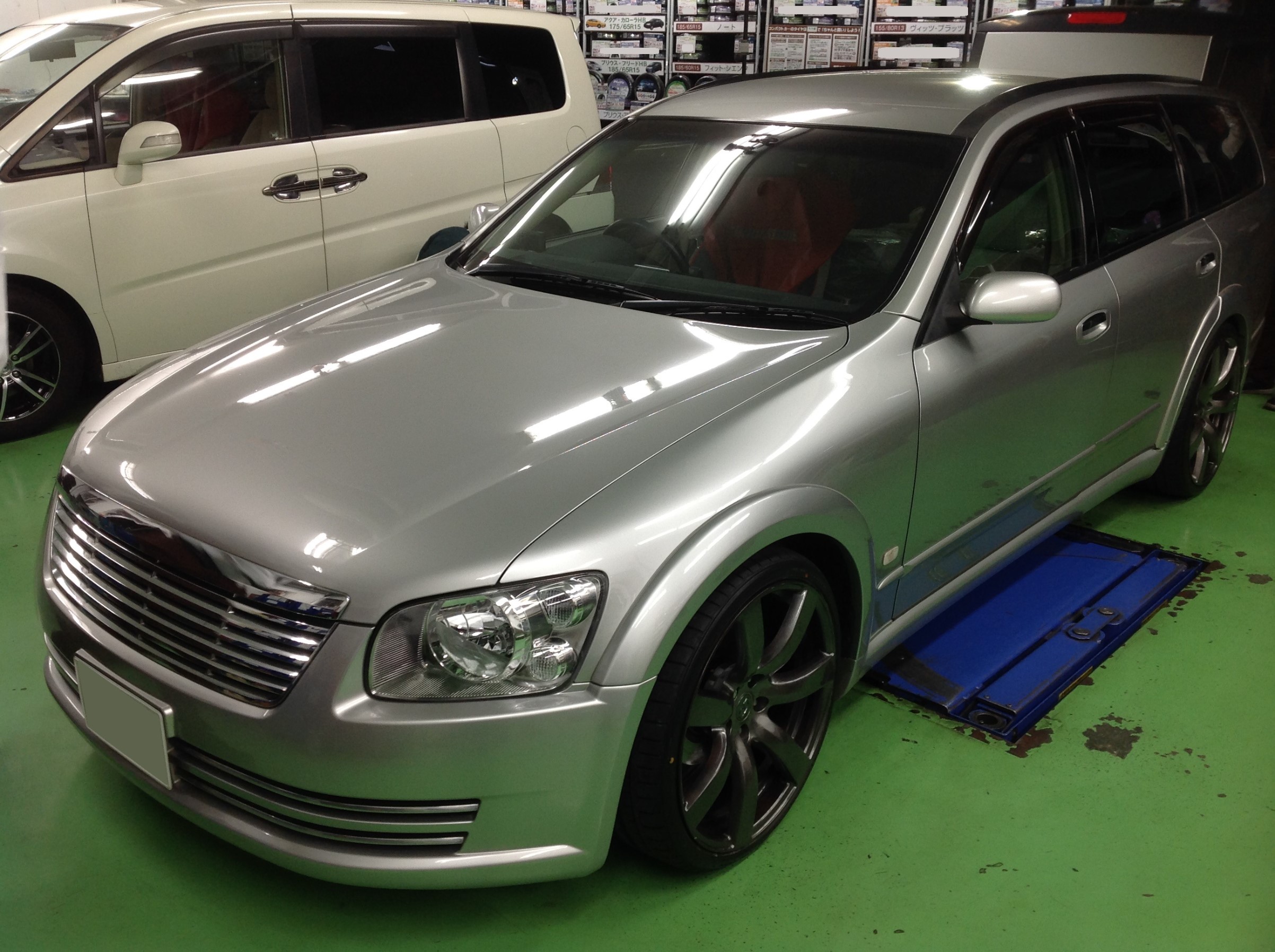 日産 ステージア M３５ バックランプを交換しました 日産 ステージア その他 パーツ取付 各種用品取付 サービス事例 タイヤ館 土浦北インター 茨城県のタイヤ カー用品ショップ タイヤからはじまる トータルカーメンテナンス タイヤ館グループ