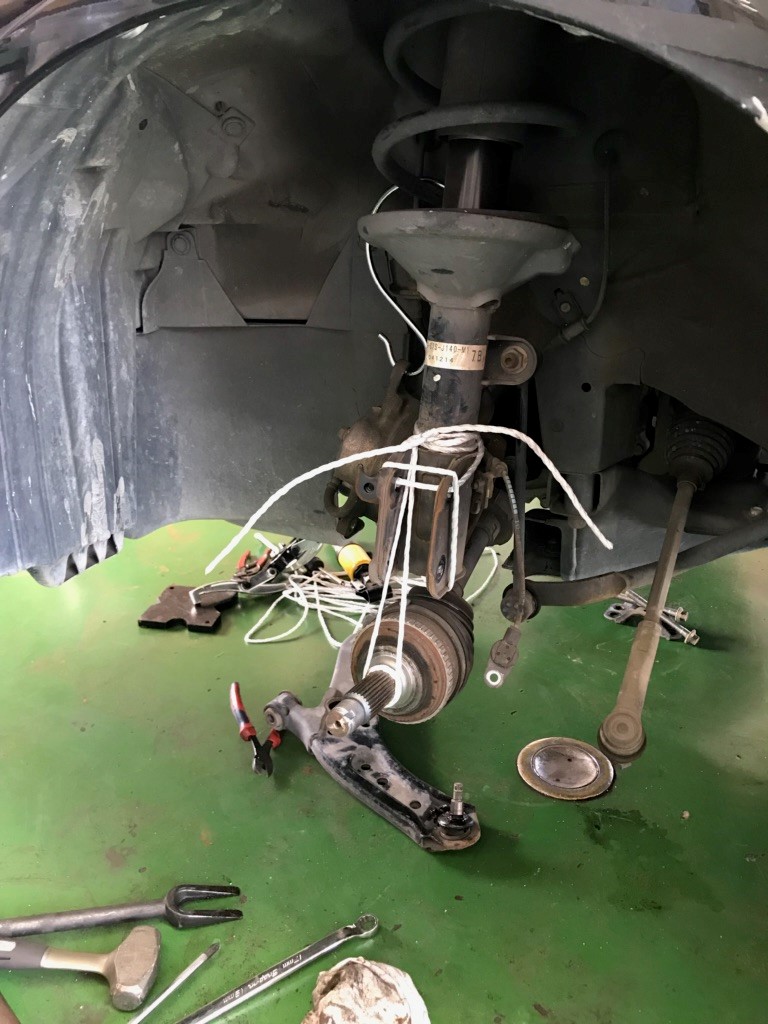 ステップワゴン Rf3 ハブボルト交換 たった１本のボルトを交換するために ホンダ ステップワゴン その他 その他 関東運輸局長認証工場 自動車整備 点検 修理 ができます エンジン不良 オイル漏れ ラジエーター オルタネーター ベルト ブレーキ周り