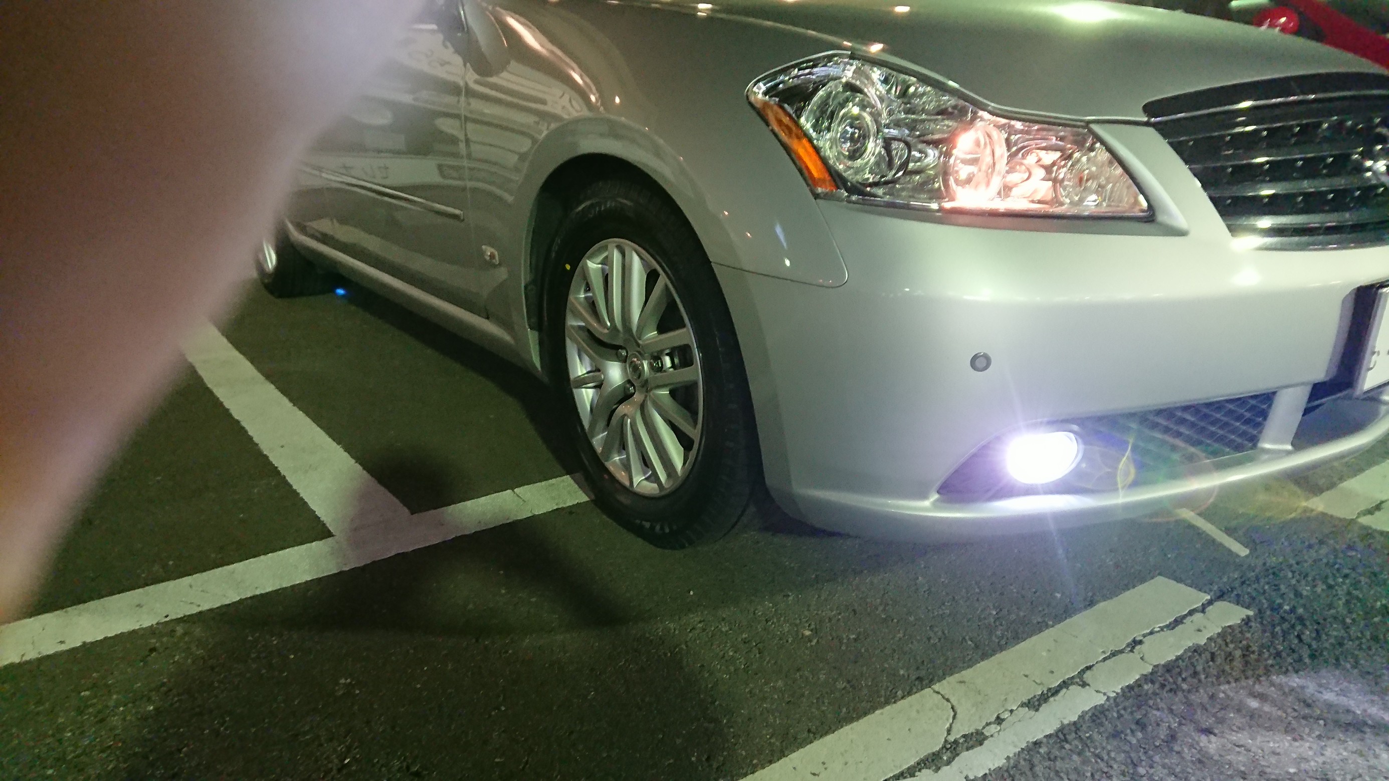 Y50 フーガ Ledフォグランプ取り付け 日産 フーガ その他 パーツ取付 各種用品取付 サービス事例 タイヤ館 古国府 タイヤからはじまる トータルカーメンテナンス タイヤ館グループ