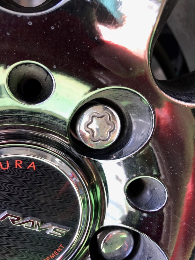 マックガード外し サービス事例 タイヤ館 瀬谷 神奈川県のタイヤ カー用品ショップ タイヤからはじまる トータルカーメンテナンス タイヤ館グループ