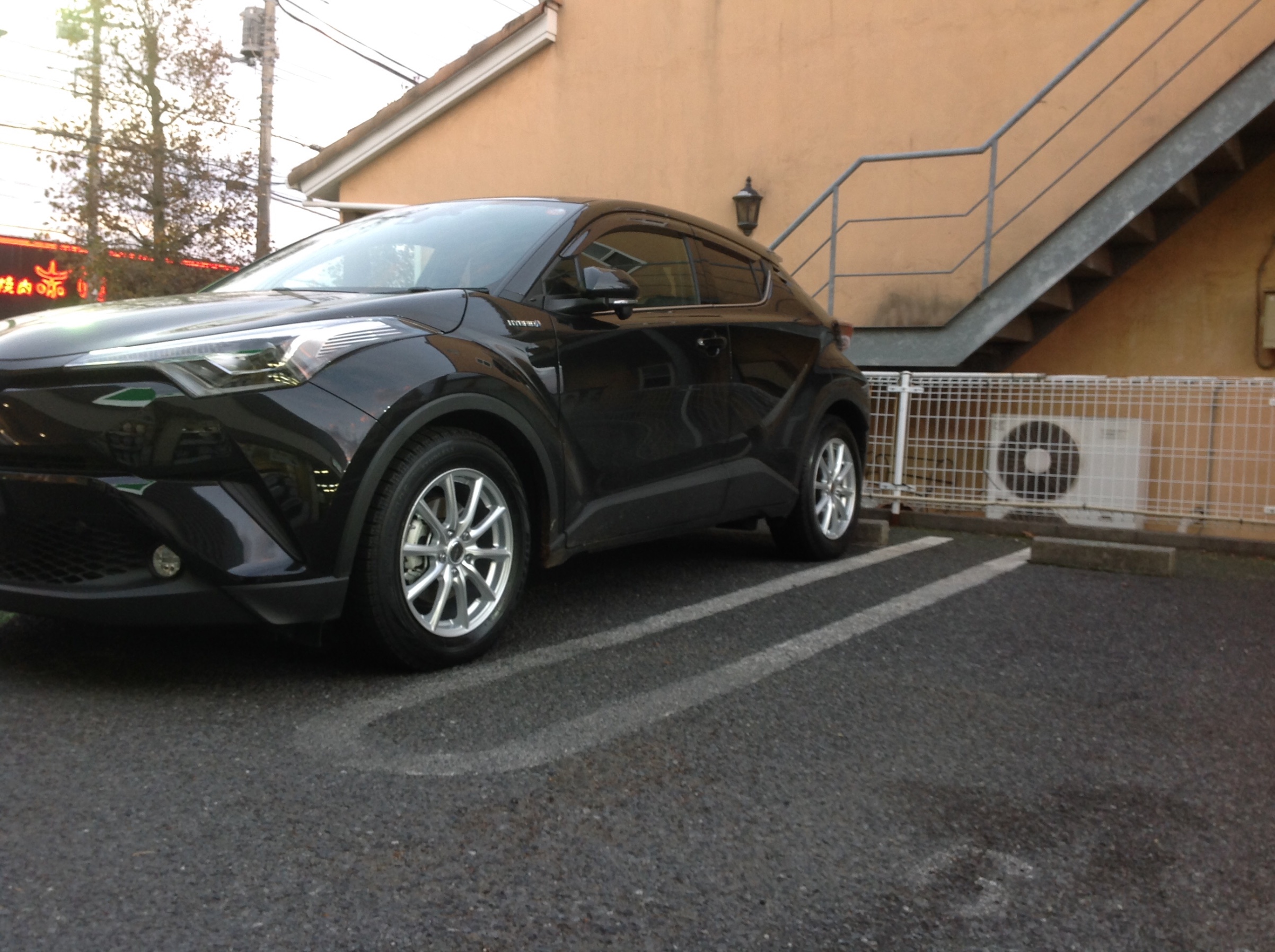 C-HR スタッドレスタイヤ取り付け | トヨタ C-HR タイヤ タイヤ