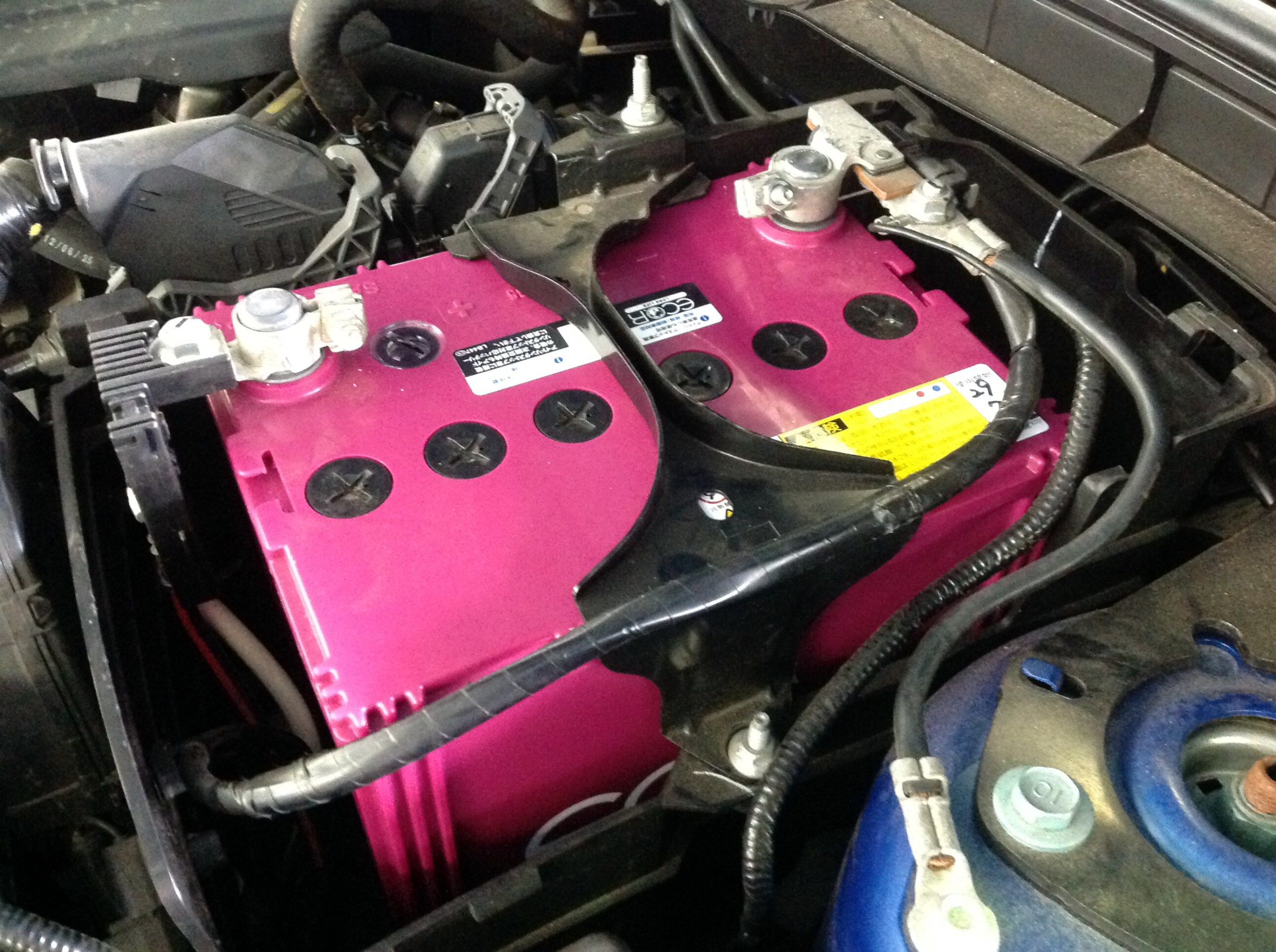 Mazda アクセラ バッテリー交換 マツダ アクセラ サービス事例 タイヤ館 西船橋 千葉県のタイヤ カー用品ショップ タイヤからはじまる トータルカーメンテナンス タイヤ館グループ