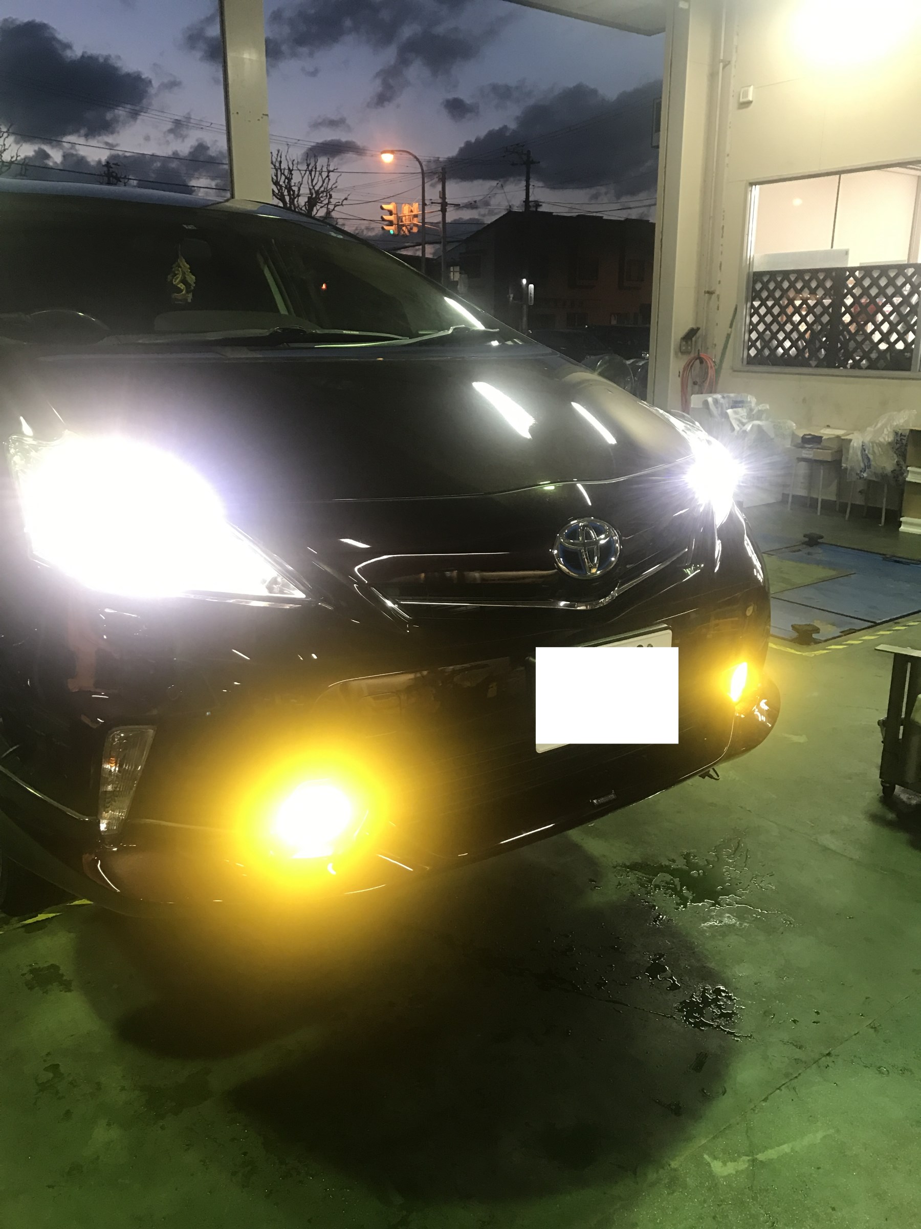プリウスαにIPFのLEDフォグランプ取付!! | トヨタ プリウスα その他