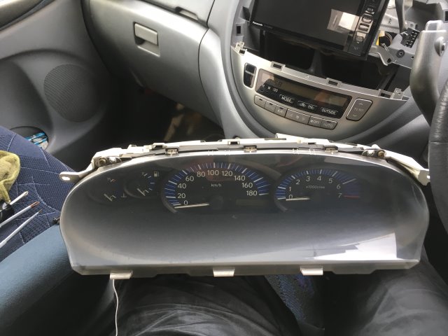 エスティマ ａｃｒ３０ｗ メーター球交換 トヨタ エスティマ サービス事例 タイヤ館 太宰府 タイヤからはじまる トータルカーメンテナンス タイヤ館グループ