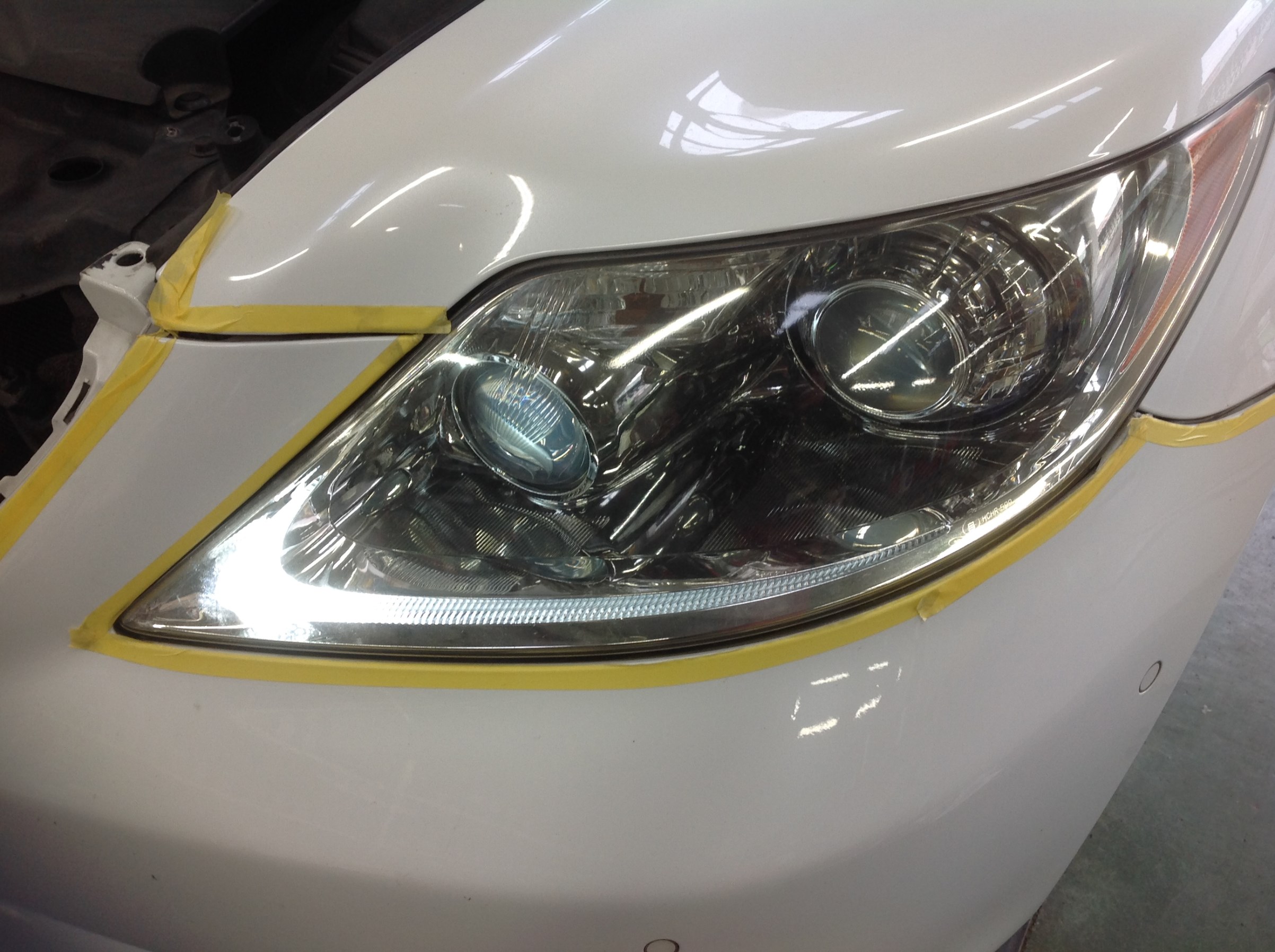レクサス ｌｓ460 ポジションランプをｌｅｄ化 レクサス Ls 総和店こだわり作業 タイヤ館 総和 茨城県のタイヤ カー用品ショップ タイヤからはじまる トータルカーメンテナンス タイヤ館グループ
