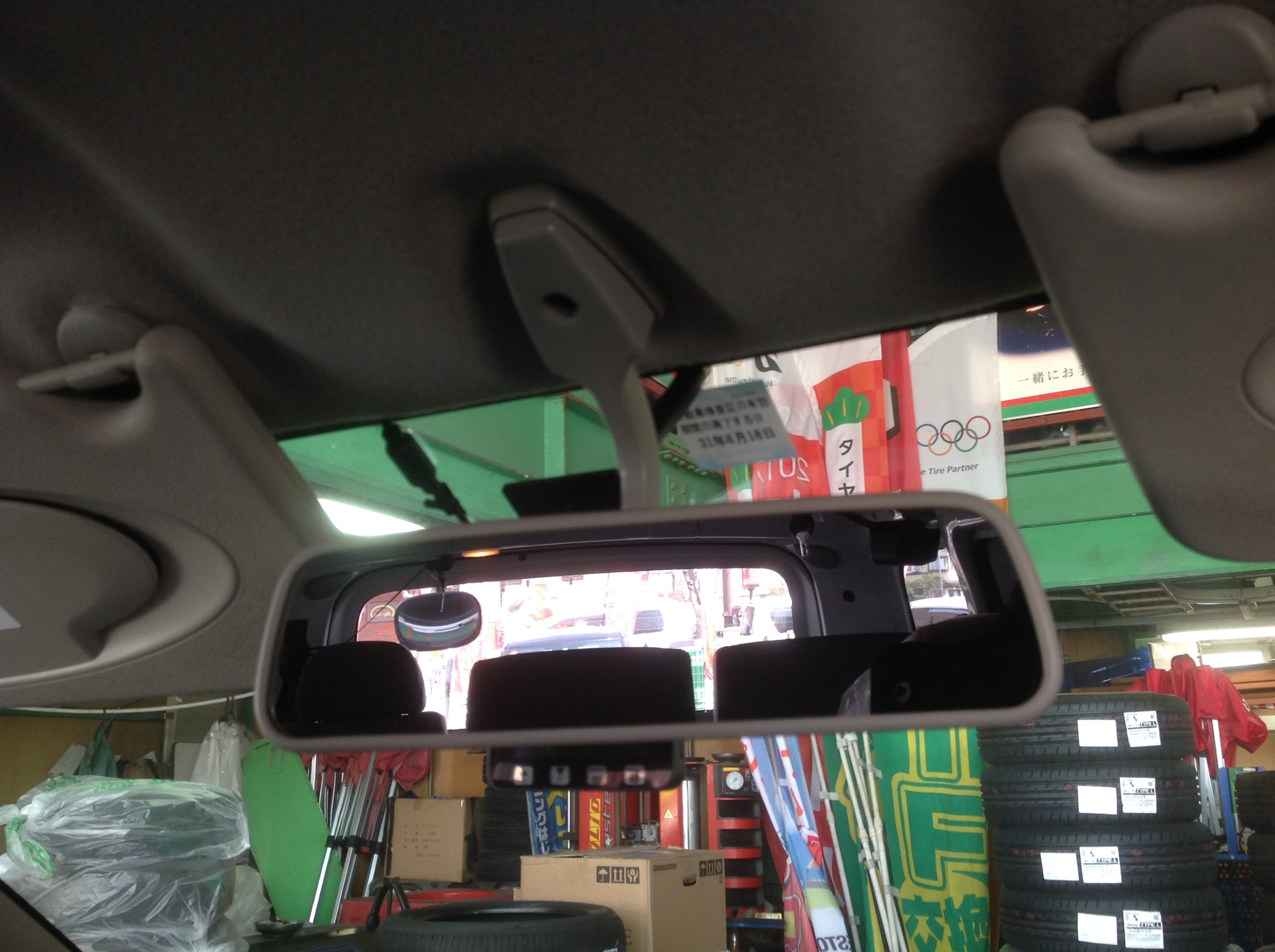 Nv0 ルームミラー交換 日産 Nv0バネット 技術サービスブログ タイヤ館 鎌ヶ谷 千葉県のタイヤ カー用品ショップ タイヤからはじまる トータルカーメンテナンス タイヤ館グループ