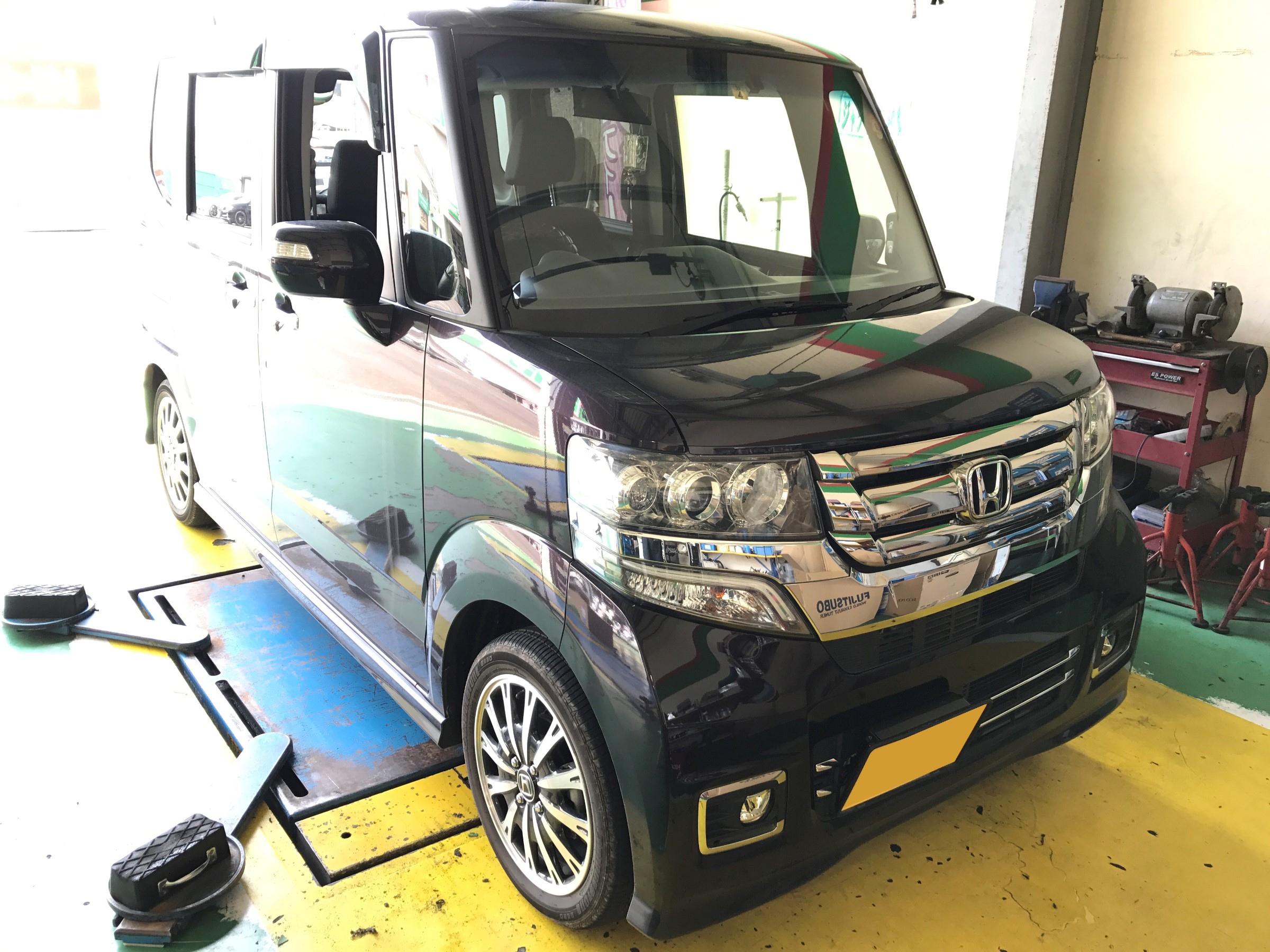 N-BOX ブリッツマフラー ＶＳＲ 取り付け♪ | ホンダ N-BOX その他